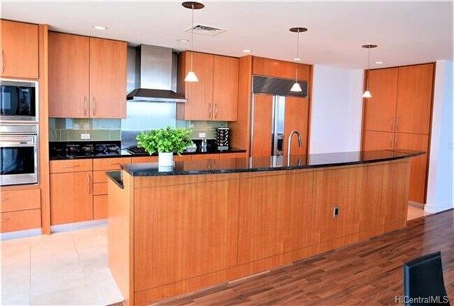 Building Photo - Hokua 3 bedroom corner unit