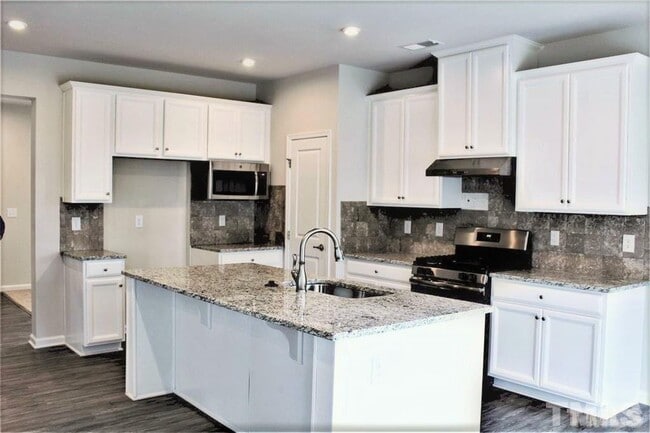 Building Photo - 3 Bedroom Single Family House for Rent