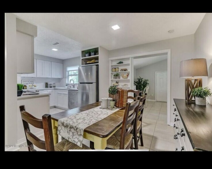 Building Photo - 4261 Key Largo Dr