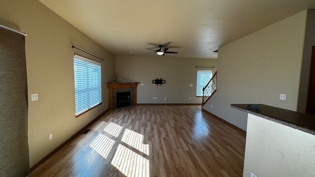 Building Photo - Coralville 4 Bedroom 4 Bath 3 Level Town H...