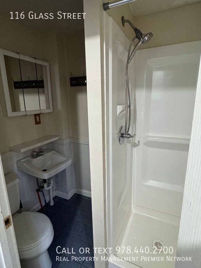 Building Photo - 112-116 Glass St