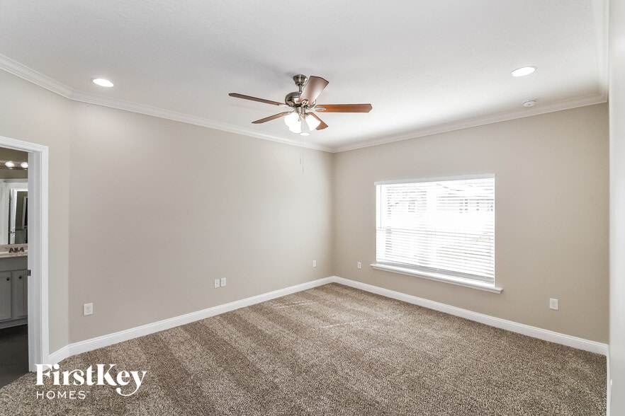 Building Photo - 2406 Caney Oaks Dr