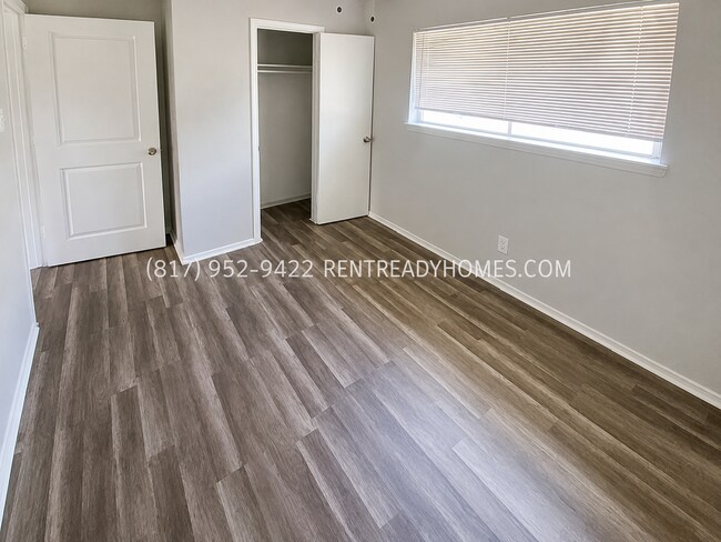 Building Photo - 5606 Maywood Dr