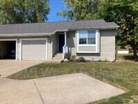 Building Photo - 2673 Woodmeadow Dr SE