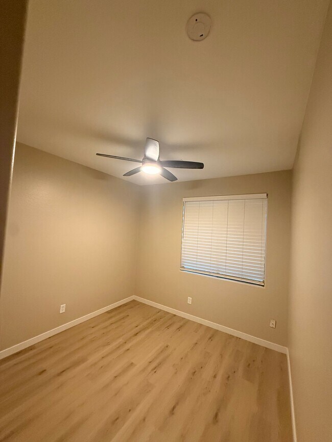 Building Photo - 39730 N Bridlewood Way