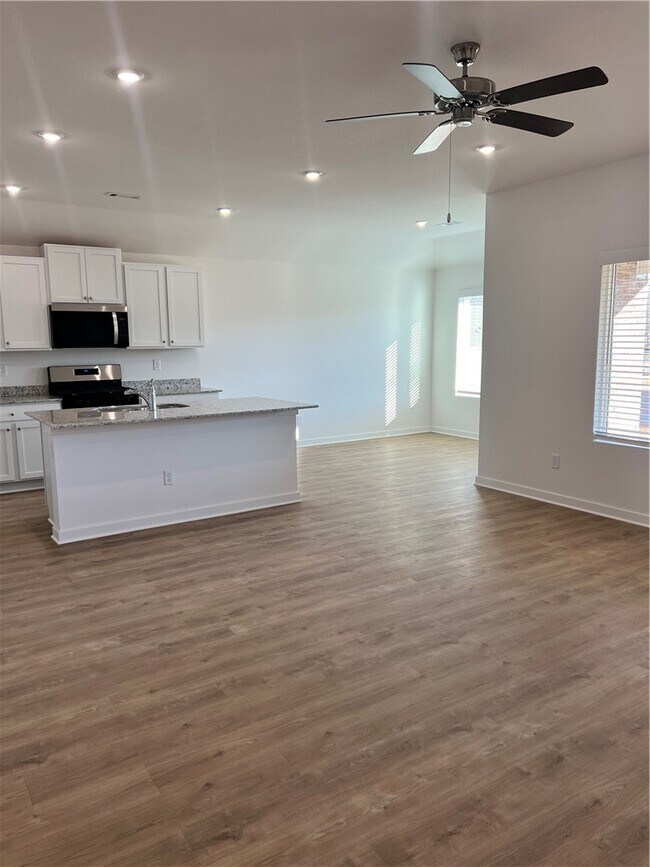 Building Photo - 3031 Amarillo