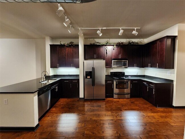 Building Photo - 5300 Peachtree Rd