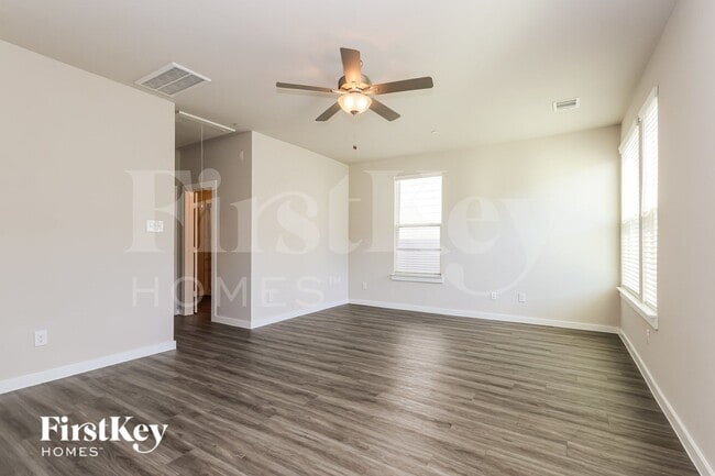 Building Photo - 18314 W Centro Cir