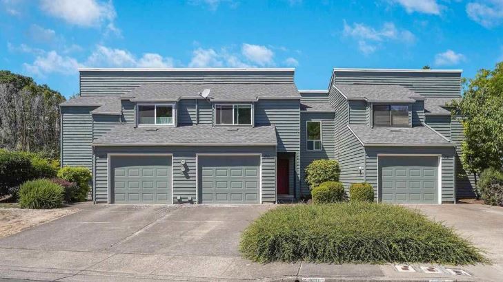 Building Photo - 4135 NW Walnut Pl