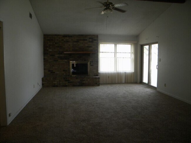 Building Photo - 4929 Reginald Dr