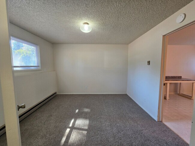 Building Photo - 10005