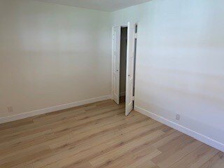 bedroom - 442 N Hollywood Way