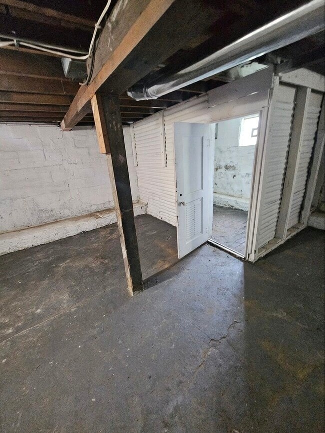 Building Photo - Beautiful new rehabbed home