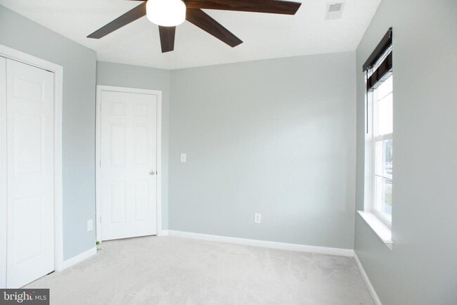Building Photo - 8008 High Oak Rd
