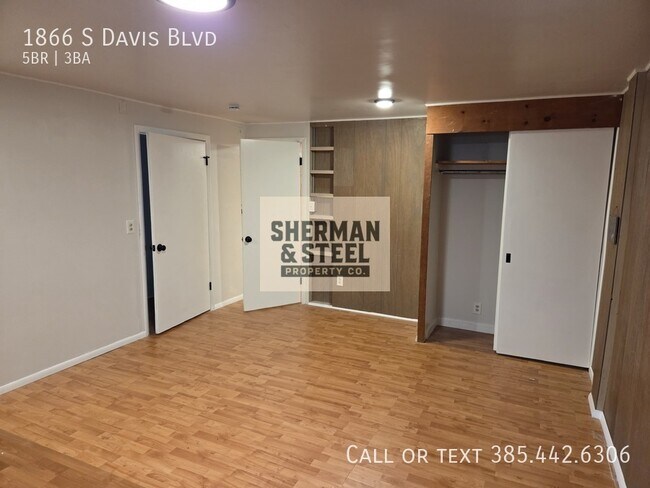 Building Photo - 1866 S Davis Blvd