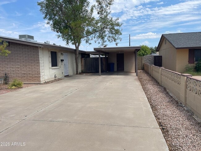 Building Photo - 1238 W Malibu Dr