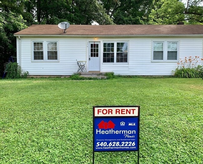 Primary Photo - STAFFORD DUPLEX - CLOSE TO TBS GATE OF QUA...