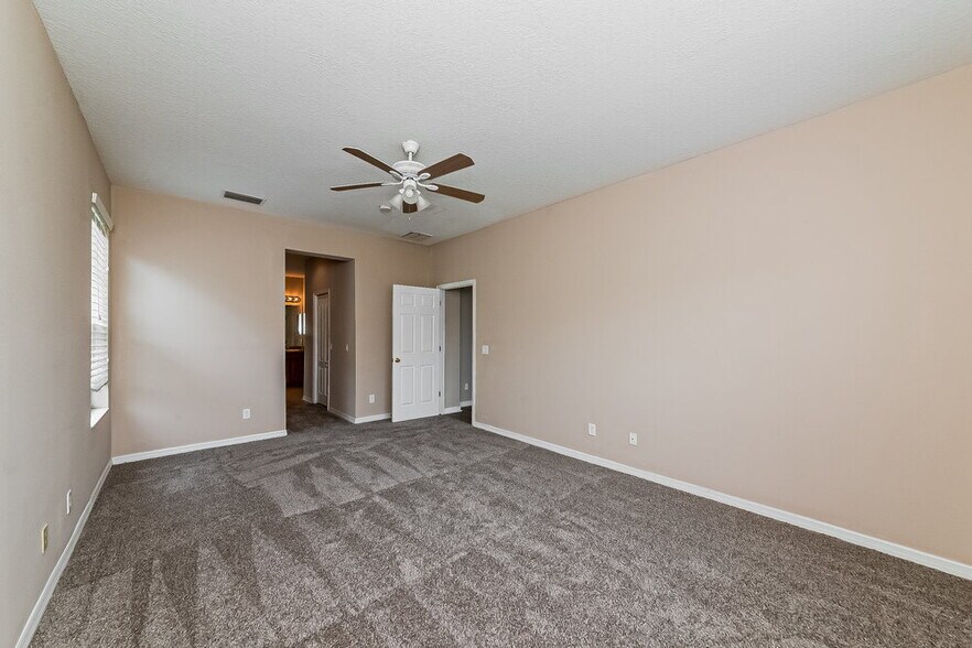 Building Photo - 6305 36th Ct E