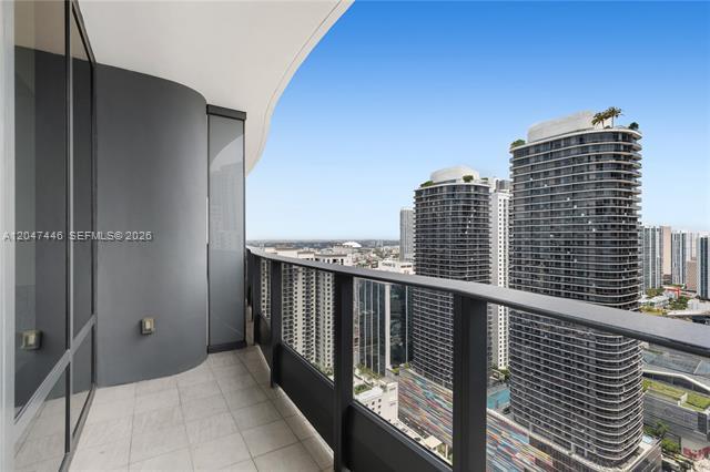 Building Photo - 1000 Brickell Plz