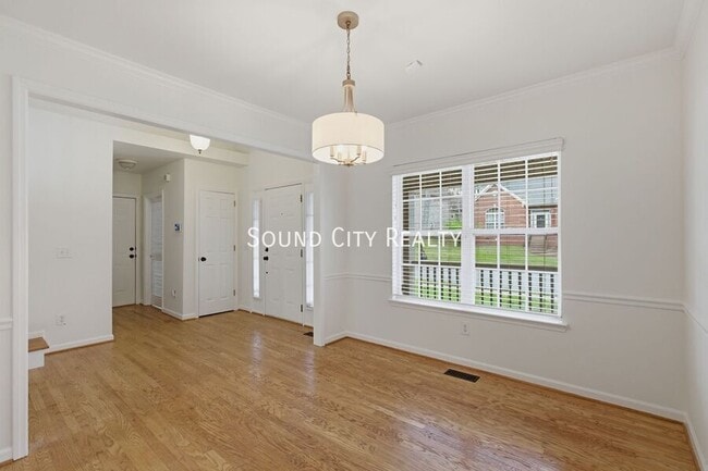 Building Photo - 5112 Bay Overlook Dr