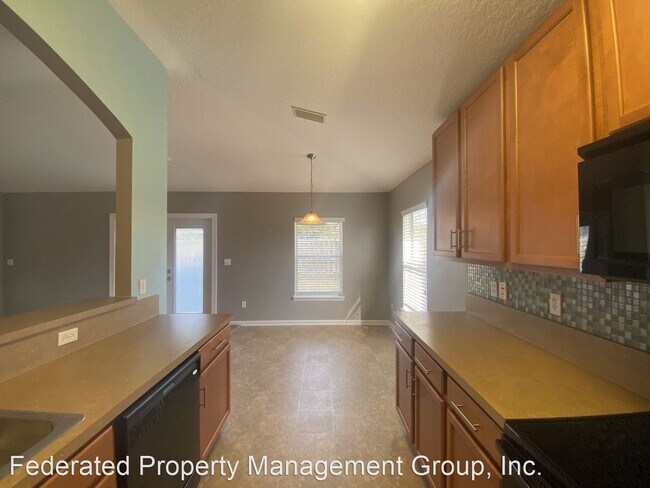 Building Photo - 6942 Southern Oaks Dr W