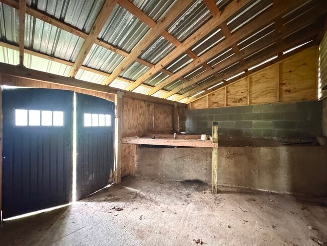 Building Photo - Freshly Updated 3 Bedroom/ 2 Bathroom Country Home