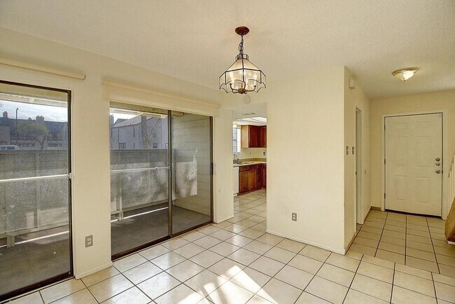 Building Photo - 2314 Capitan Dr