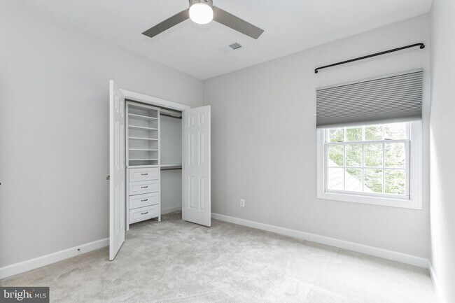 Building Photo - 43179 Allenby Way