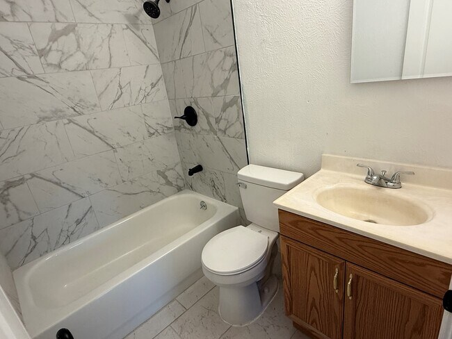 Building Photo - 1910 E California Ave