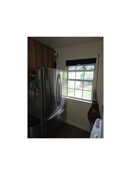 Building Photo - 3225 Oyster Bay Ave