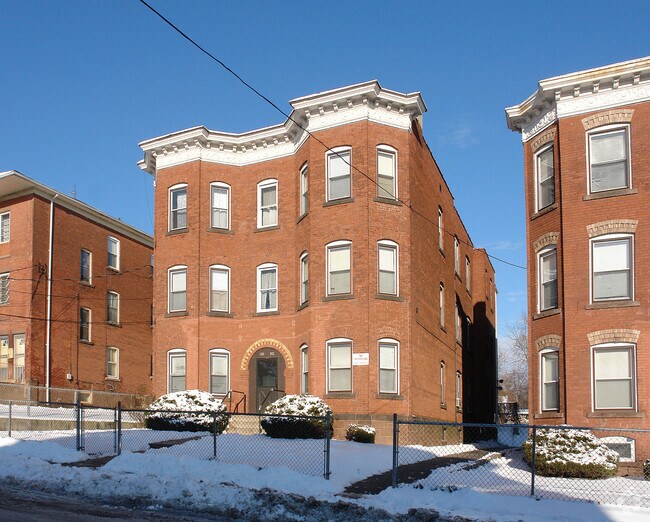 Primary Photo - 38-40 Whitmore St