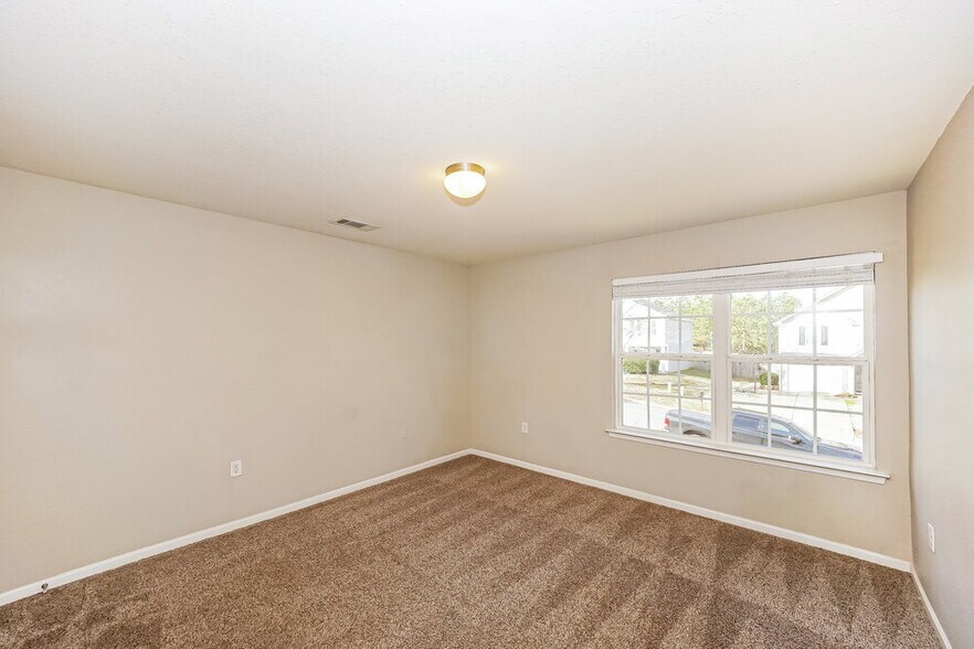 Building Photo - 1418 River Run Rd