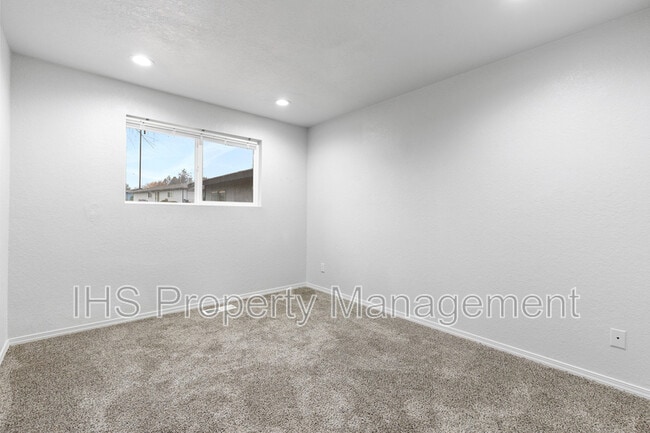 Building Photo - 3714 W 16th Pl