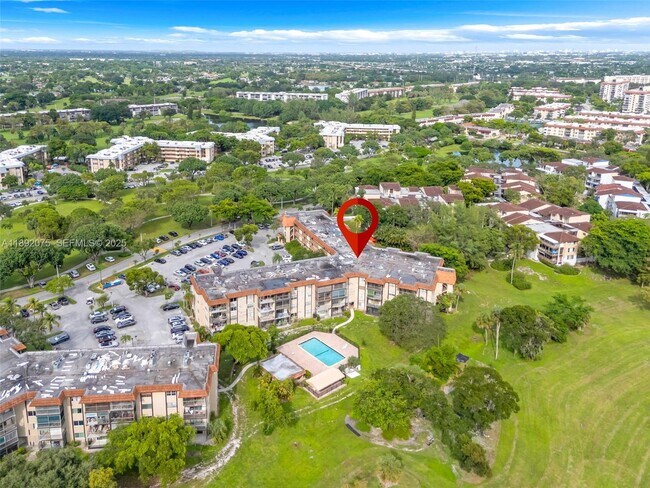 Building Photo - 6100 S Falls Cir Dr