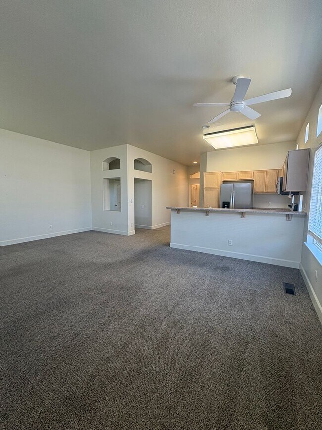 Building Photo - Move in ready North Carson