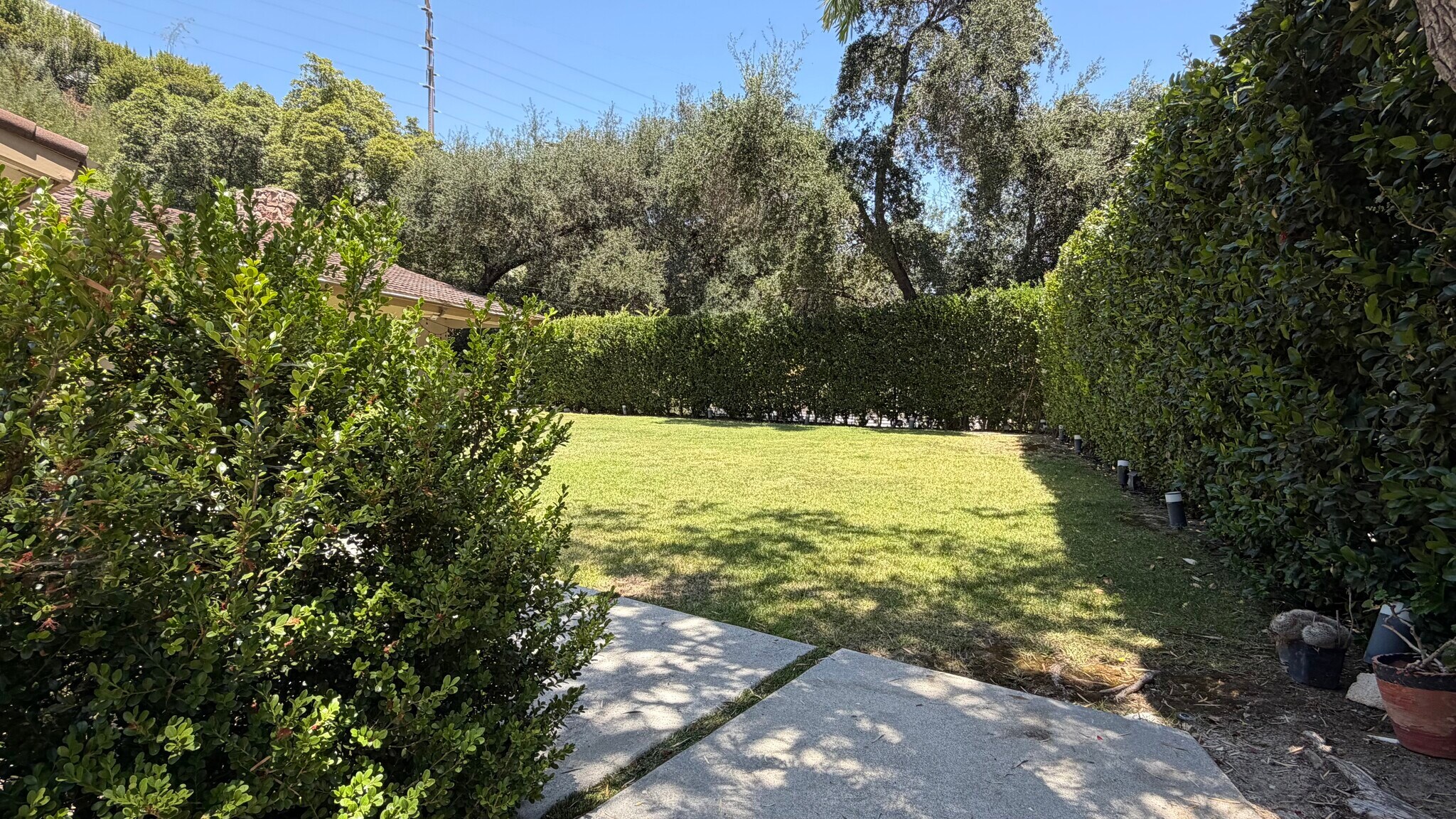 Building Photo - 1385 Greenmont Dr