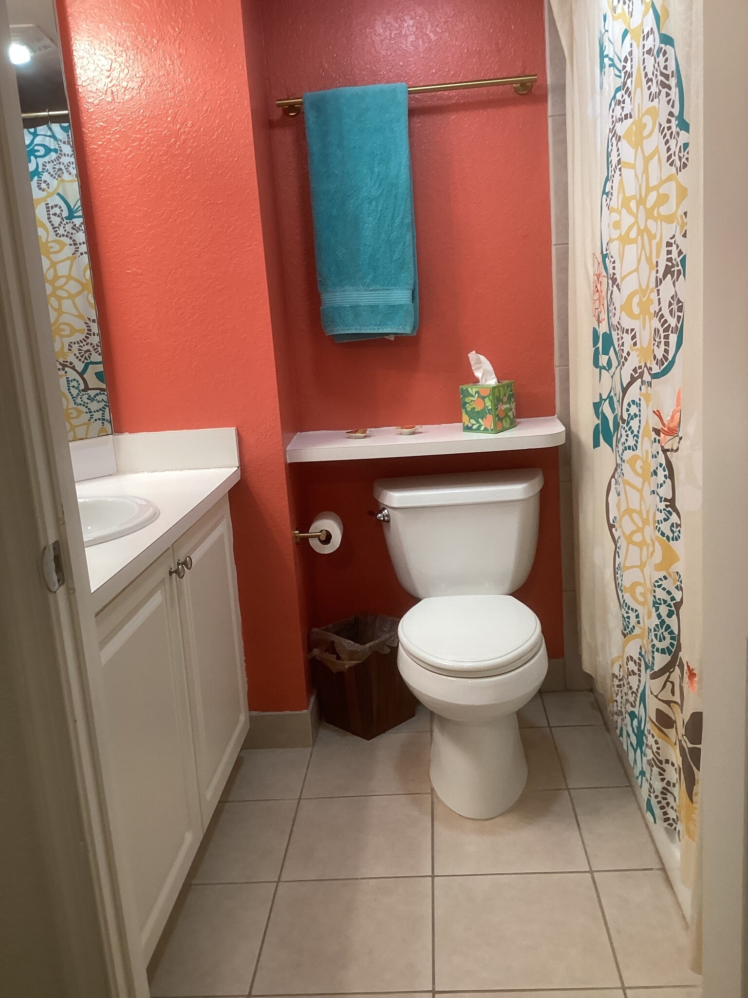 Master bath with tub - 63 Seaside North Ct