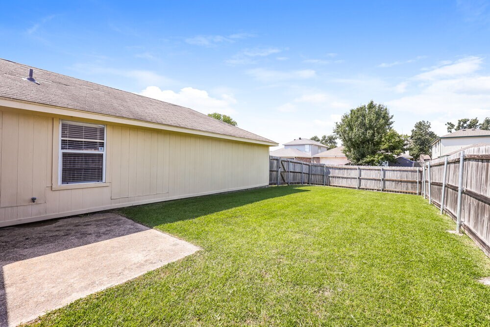 Building Photo - 2717 Bent Brook Dr