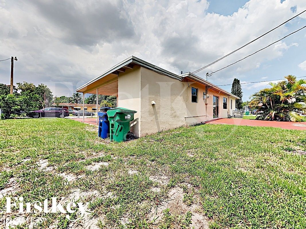 Building Photo - 17800 NW 28th Ct