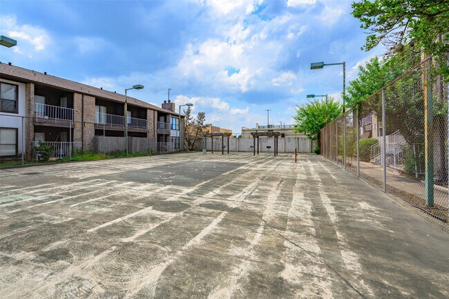 Building Photo - 6633 W Airport Blvd