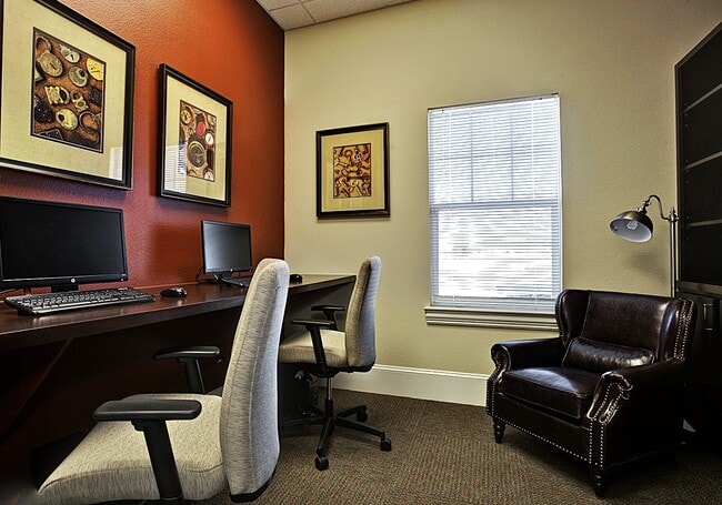 Building Photo - Silver Spring Forney