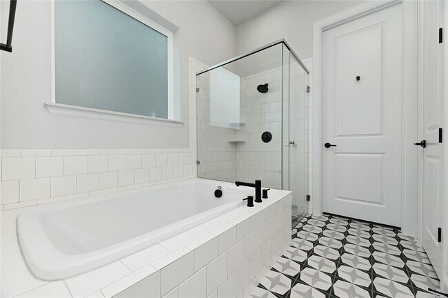 Building Photo - 5820 Harper Park Dr