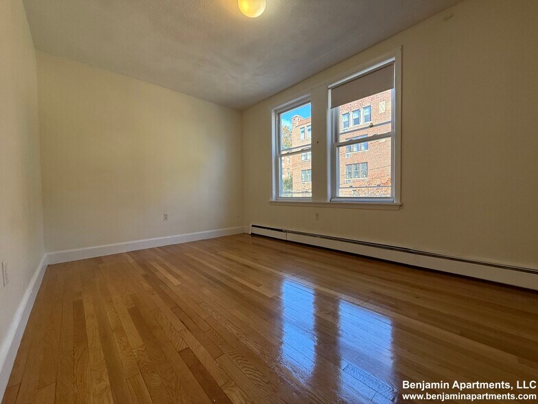 Building Photo - 316 Tappan St