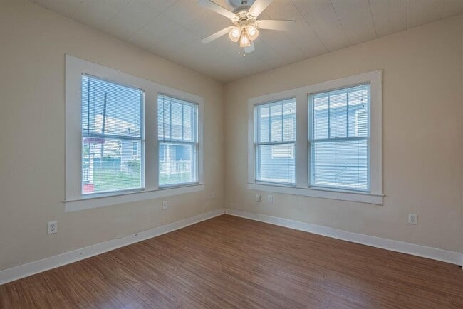 Building Photo - 4320 Avenue H