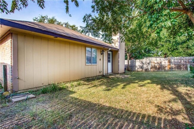 Building Photo - Beautiful Three Bedroom Home in Fort Worth!