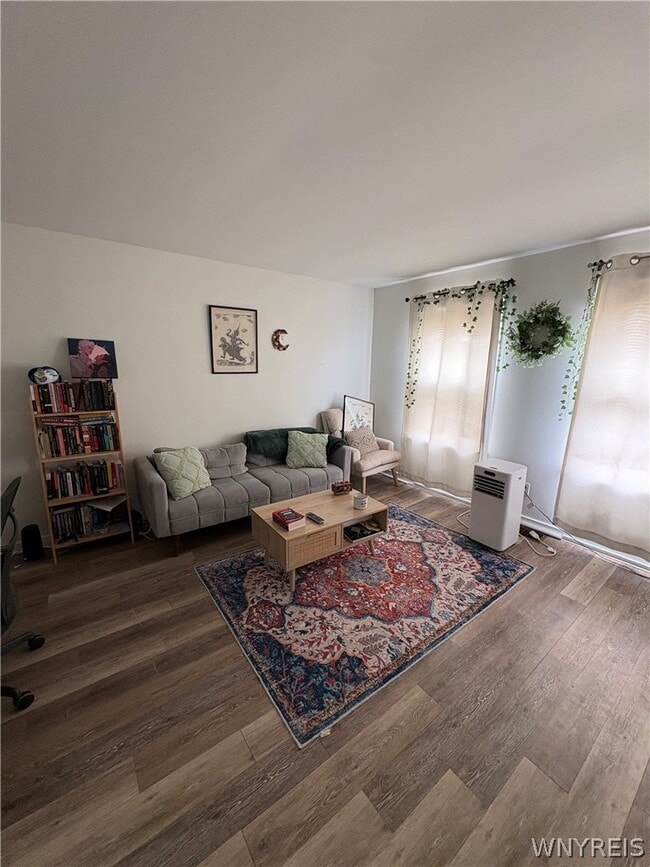 Building Photo - 572 W Ferry St