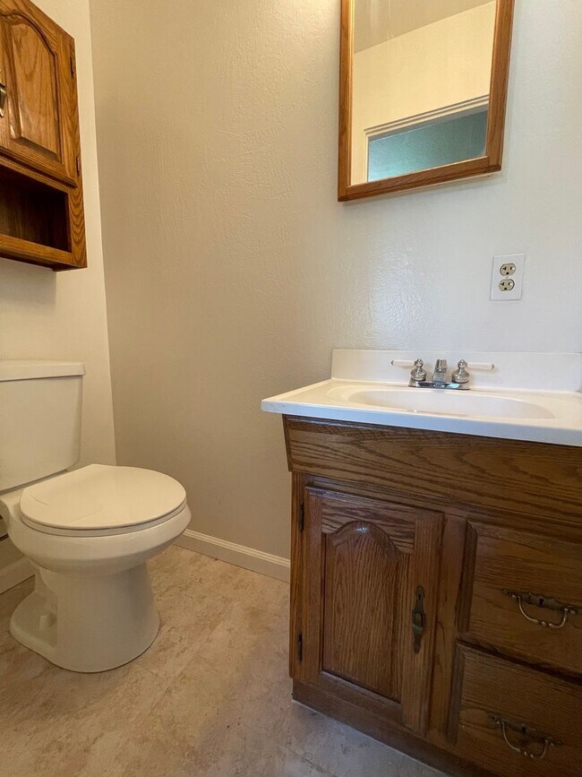 Building Photo - Charming & Unique Fair Oaks Home with Deta...