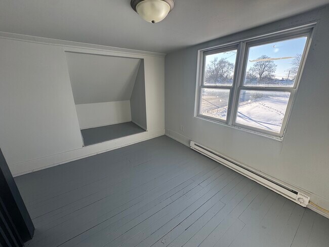 Building Photo - 1507 E Main St