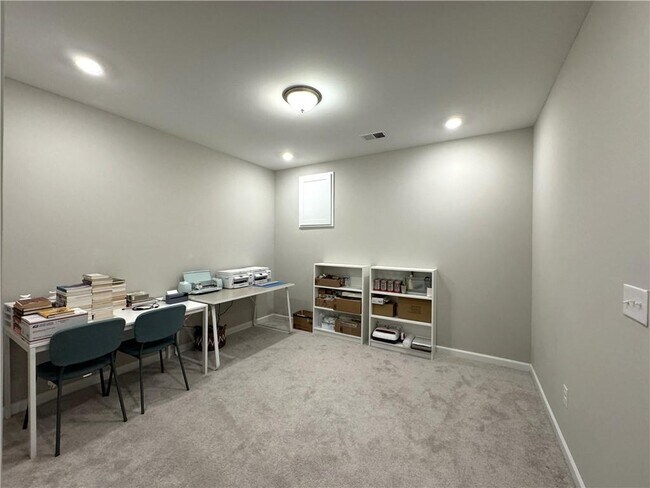 Building Photo - 3311 Park Pointe Cir