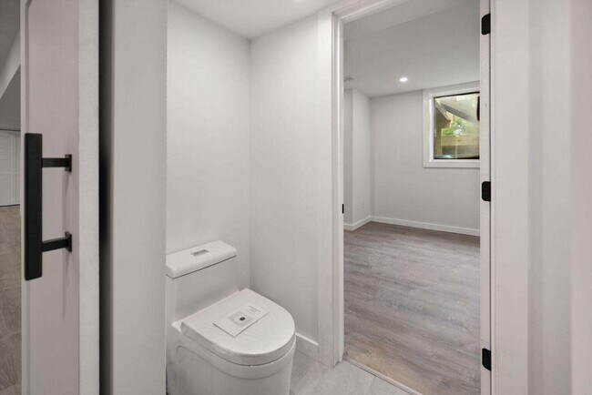Building Photo - 104 Barkley